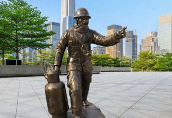 铸铜消防员铜雕厂家 黄铜人物铜雕 公园铜雕展示